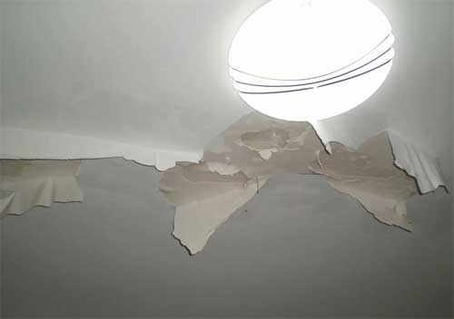 房屋漏水困擾獨居老人 和龍民警解難題